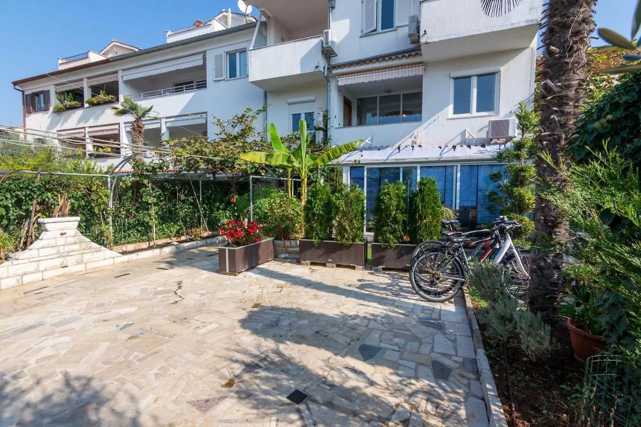 Apartments With Wifi Rovinj - 9701