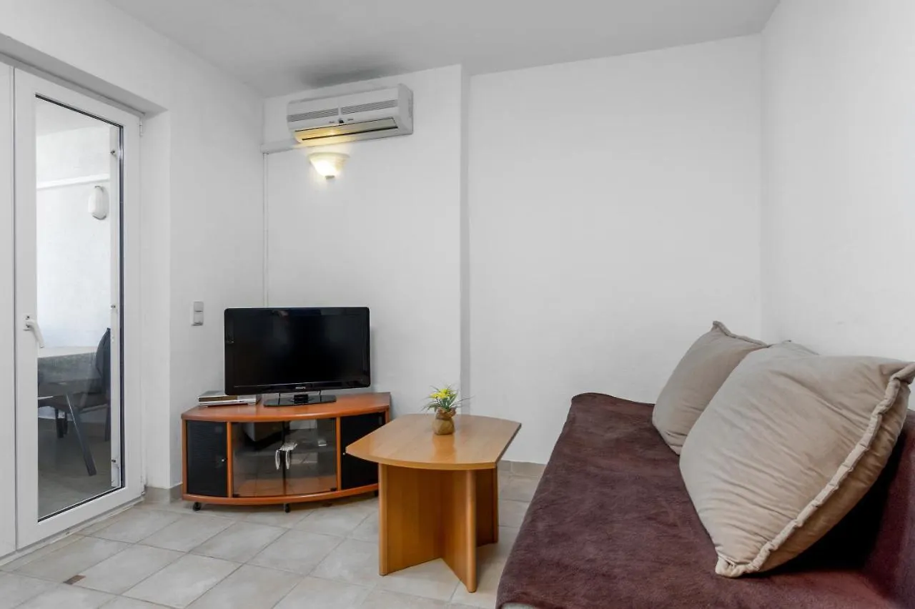 Apartments With Wifi Rovinj - 9701